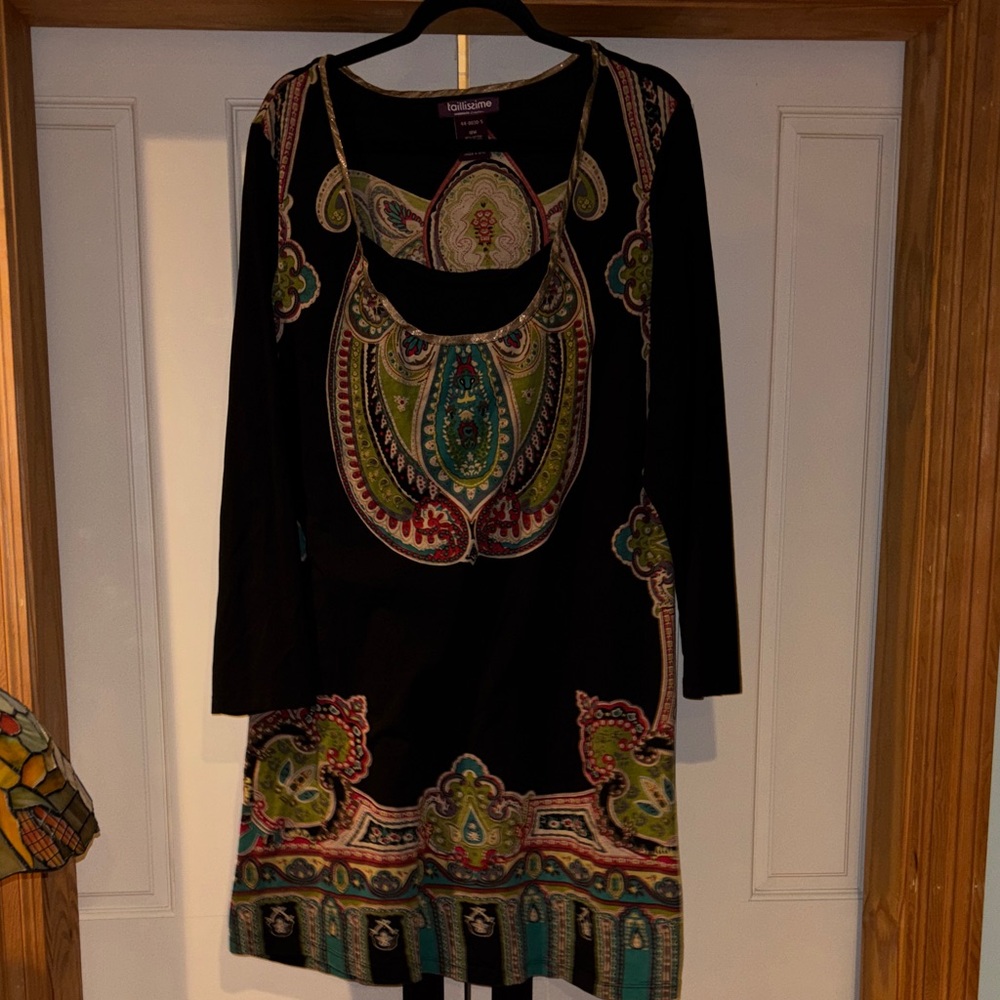 Taillissime Black Paisley-Accent Long Sleeve Dress